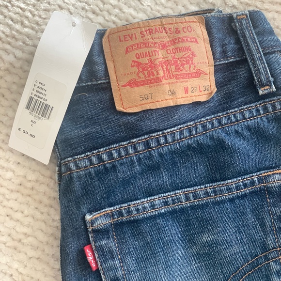 Levi’s Jean Shorts - Picture 3 of 5